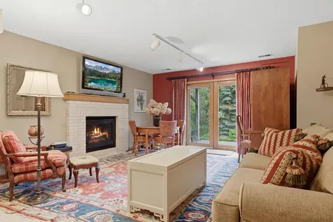 4166 Thornhill Lane Vadnais Heights MN 55127