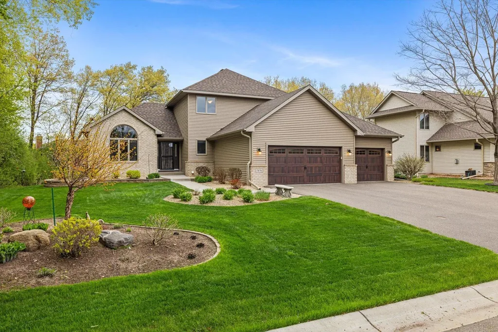 7876 17th Street N Oakdale MN 55128