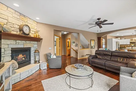 7876 17th Street N Oakdale MN 55128