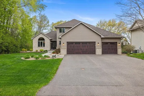 7876 17th Street N Oakdale MN 55128