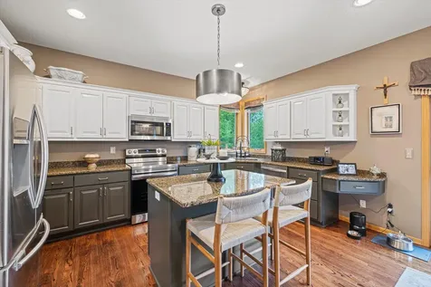 7876 17th Street N Oakdale MN 55128