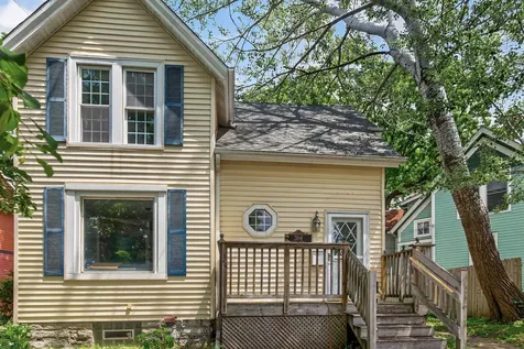 394 Dewey Street Saint Paul MN 55104