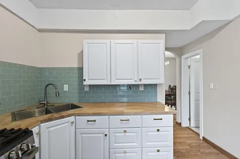 394 Dewey Street Saint Paul MN 55104