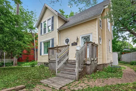 394 Dewey Street Saint Paul MN 55104