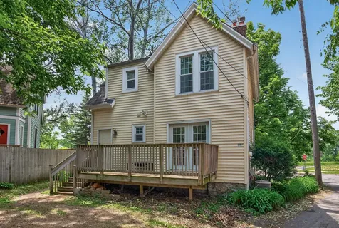 394 Dewey Street Saint Paul MN 55104