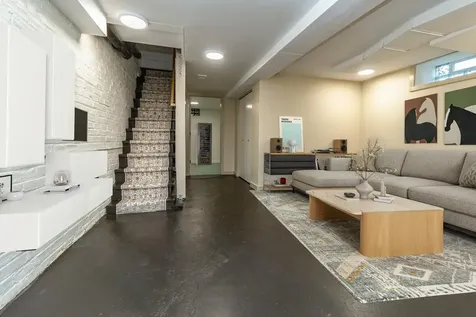 119 Isabel Street E Saint Paul MN 55107