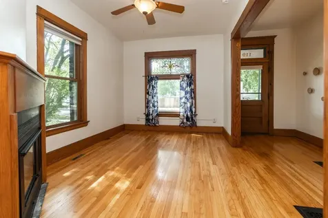 119 Isabel Street E Saint Paul MN 55107