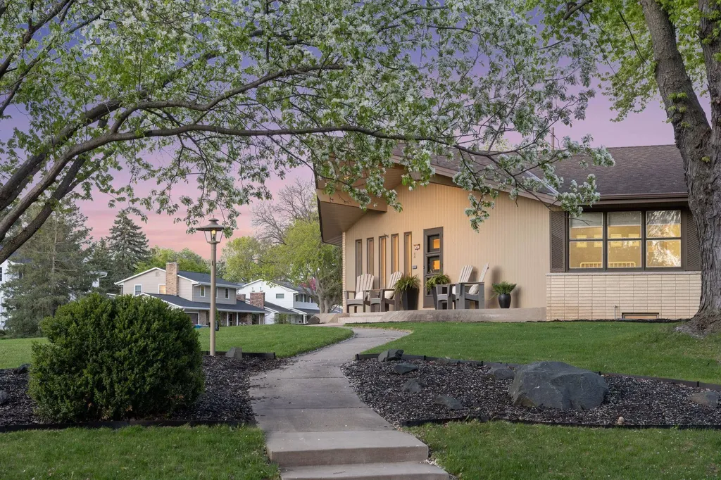 7401 W Shore Drive Edina MN 55435