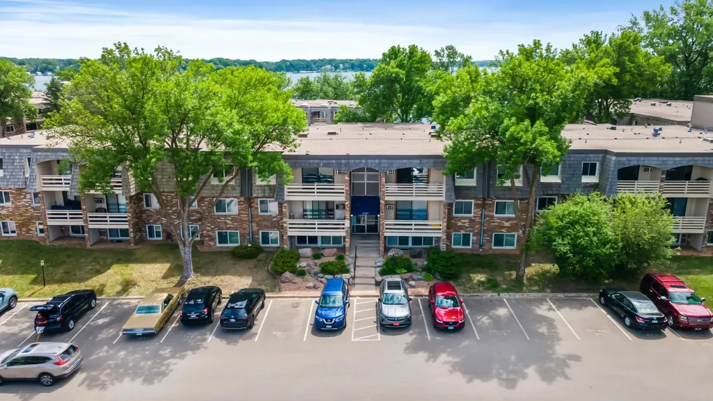4387 Wilshire Boulevard Mound MN 55364