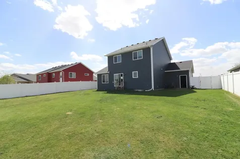 4312 10th Street S Moorhead MN 56560