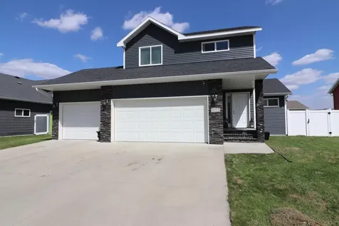 4312 10th Street S Moorhead MN 56560