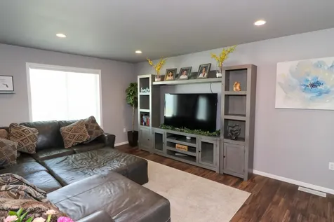 4312 10th Street S Moorhead MN 56560