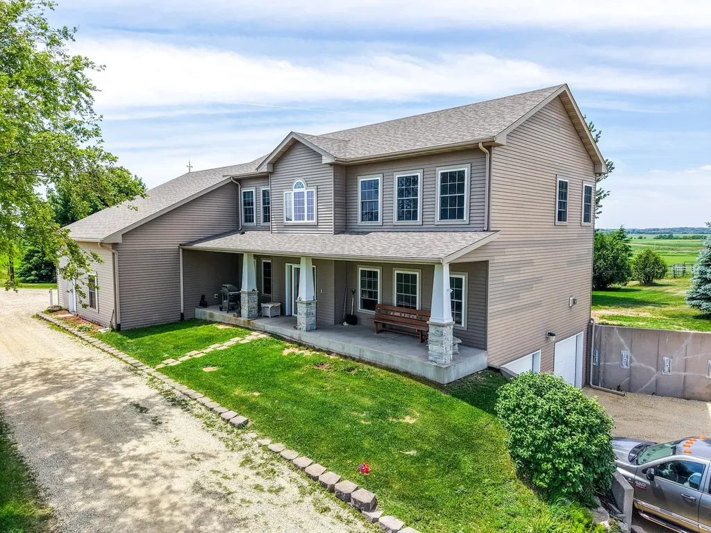 8229 10th Street SW Byron MN 55920