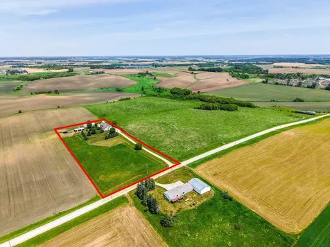 8229 10th Street SW Byron MN 55920