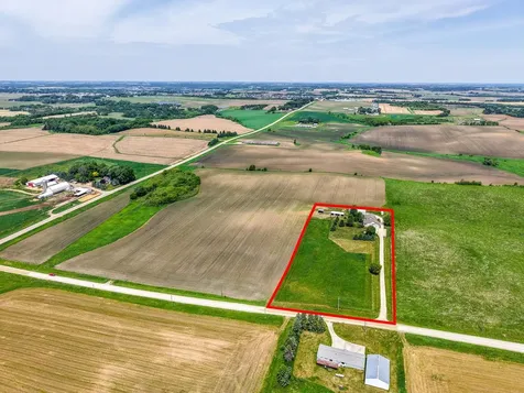 8229 10th Street SW Byron MN 55920