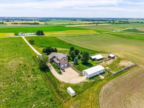 8229 10th Street SW Byron MN 55920