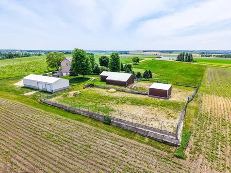 8229 10th Street SW Byron MN 55920