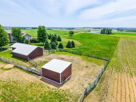 8229 10th Street SW Byron MN 55920