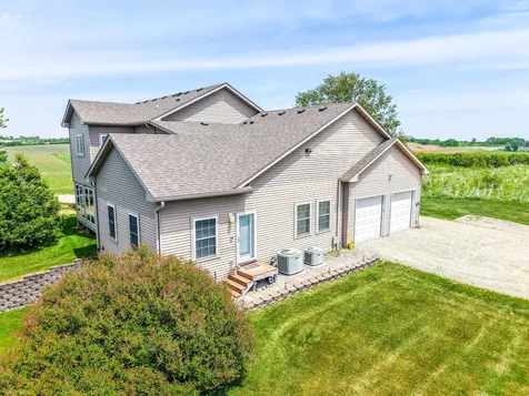 8229 10th Street SW Byron MN 55920