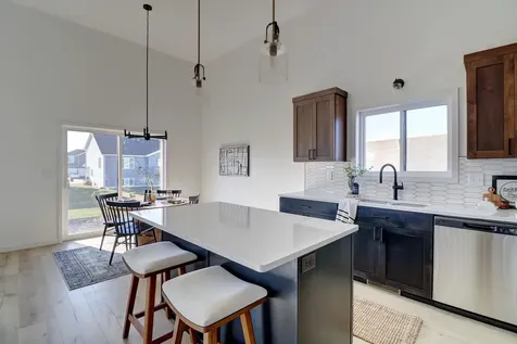 6826 Selkirk Drive S Fargo ND 58104