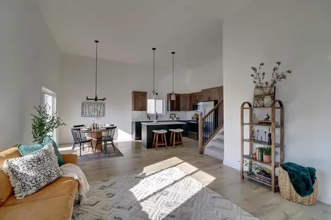 6826 Selkirk Drive S Fargo ND 58104