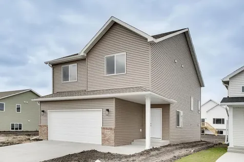6826 Selkirk Drive S Fargo ND 58104