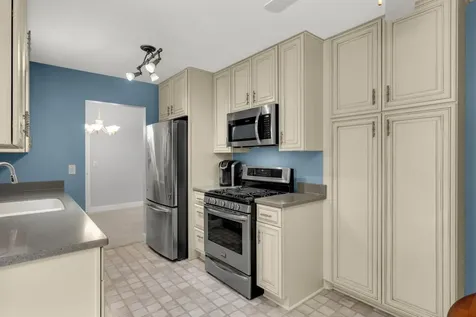 1616 Circle Drive Burnsville MN 55337