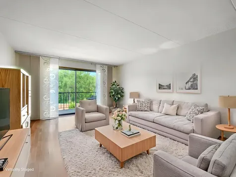 2455 Londin Lane E Maplewood MN 55119
