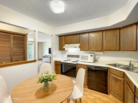 2455 Londin Lane E Maplewood MN 55119