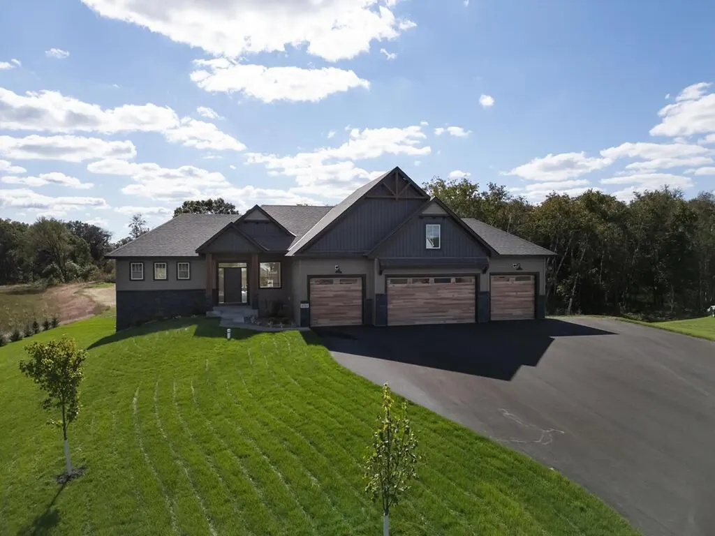 11309 238th Avenue NW Zimmerman MN 55398