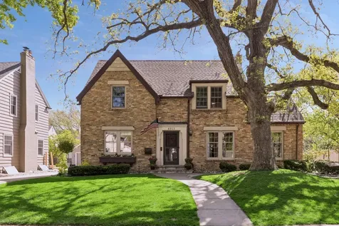 4913 Bruce Avenue Edina MN 55424