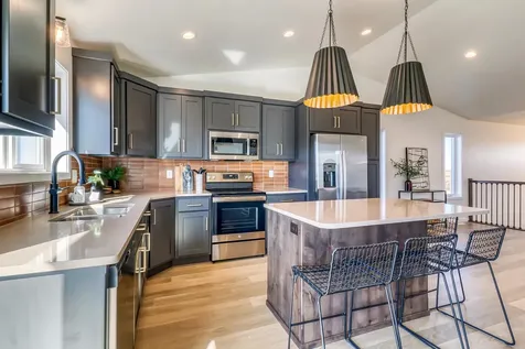 6736 Selkirk Drive S Fargo ND 58104