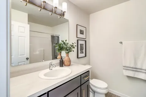 6736 Selkirk Drive S Fargo ND 58104