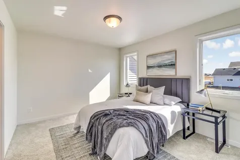 6736 Selkirk Drive S Fargo ND 58104