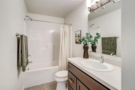 6736 Selkirk Drive S Fargo ND 58104