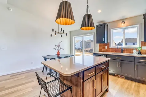 6736 Selkirk Drive S Fargo ND 58104