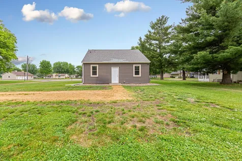 111 Joy Avenue SW Madelia MN 56062