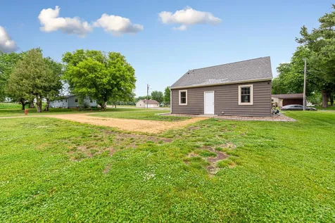 111 Joy Avenue SW Madelia MN 56062