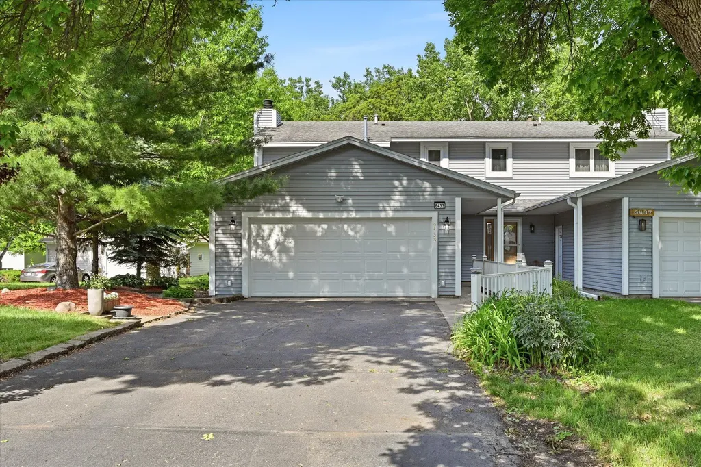 6433 Cavell Avenue N Brooklyn Park MN 55428