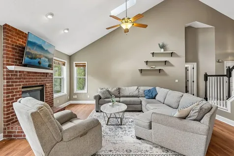 4909 Rusten Road Eagan MN 55122