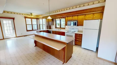 411 60th Avenue NE Willmar MN 56201
