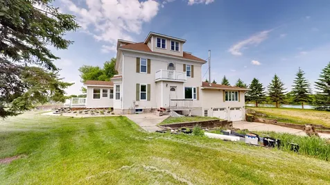411 60th Avenue NE Willmar MN 56201