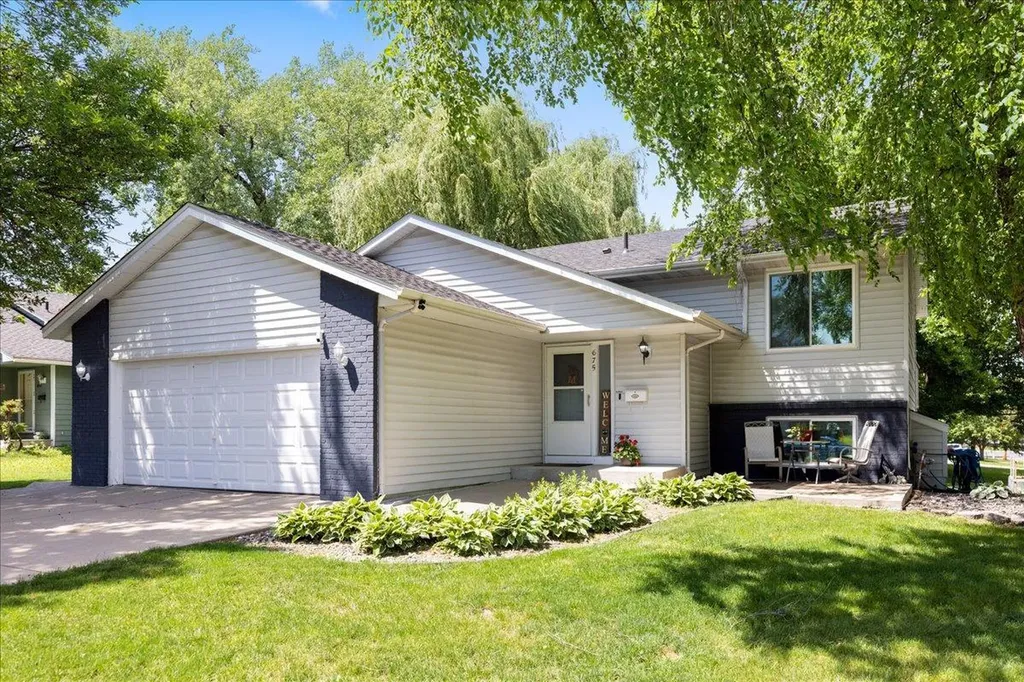 675 5th Avenue E Shakopee MN 55379
