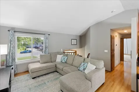 675 5th Avenue E Shakopee MN 55379