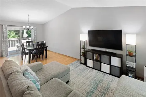 675 5th Avenue E Shakopee MN 55379
