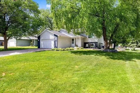 675 5th Avenue E Shakopee MN 55379
