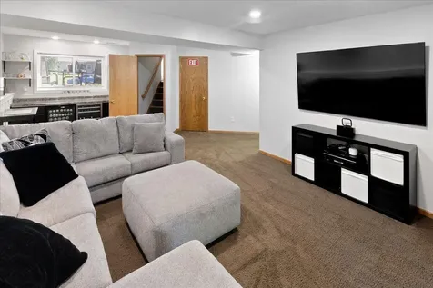 675 5th Avenue E Shakopee MN 55379