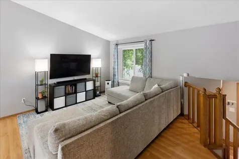 675 5th Avenue E Shakopee MN 55379