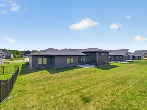 1547 Shannon Oaks Boulevard NE Rochester MN 55906