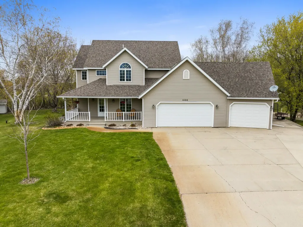 1506 Mc Auliffe Place NW Alexandria MN 56308